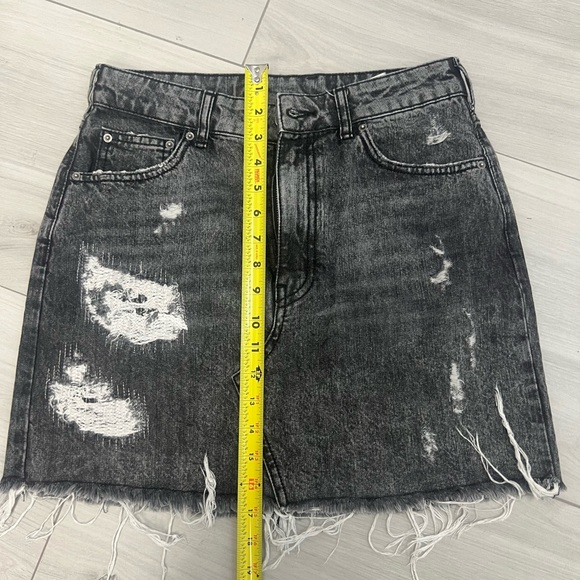 NWT SER.O.YA Allie Mini Skirt Phoenix Distressed Black Denim Wash Sz 29 Y2K 90s - Picture 8 of 9